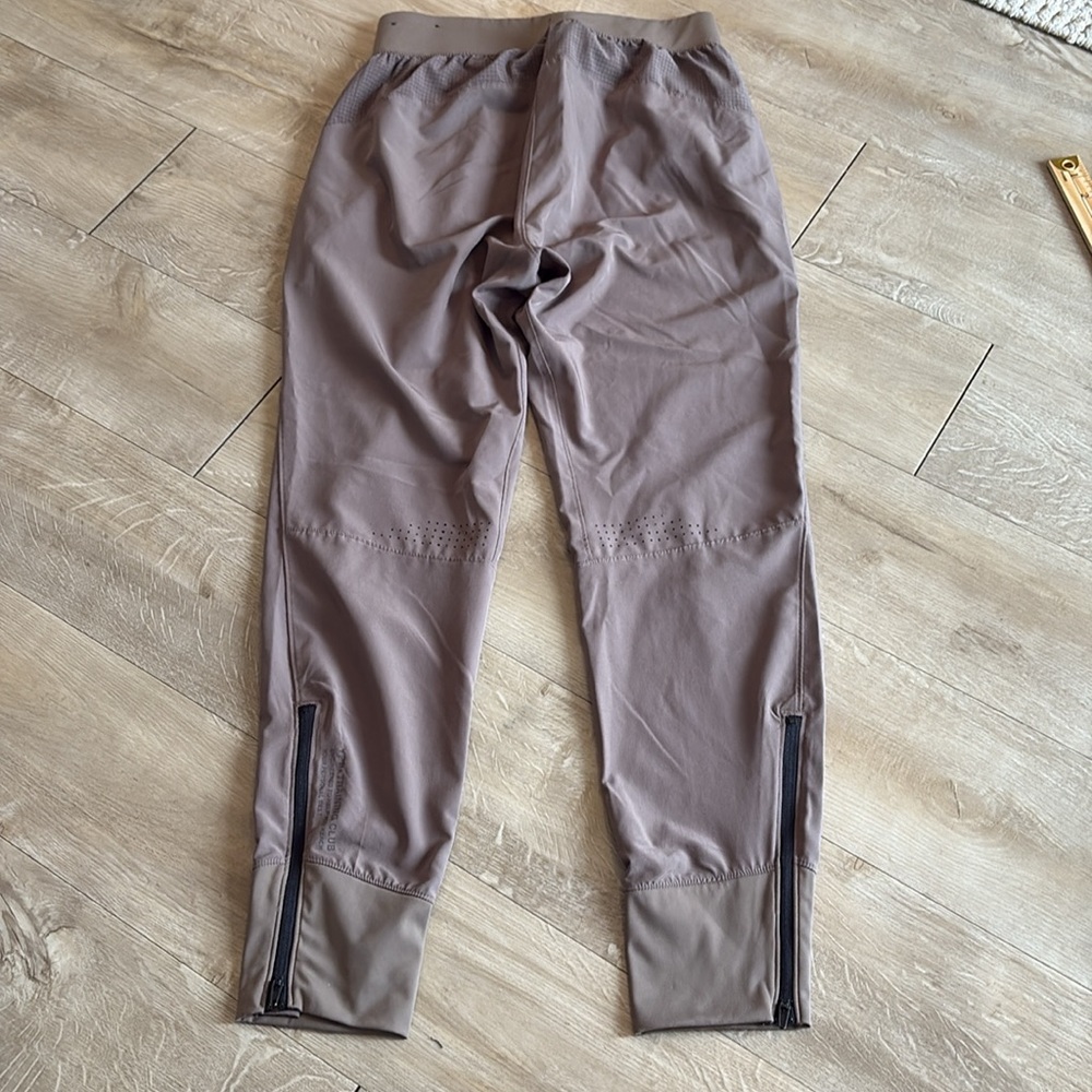 Abercrombie & Fitch YPB Motion Tek Pants Men’s Size XS 2 Tone Taupe Drawstring - Picture 10 of 12